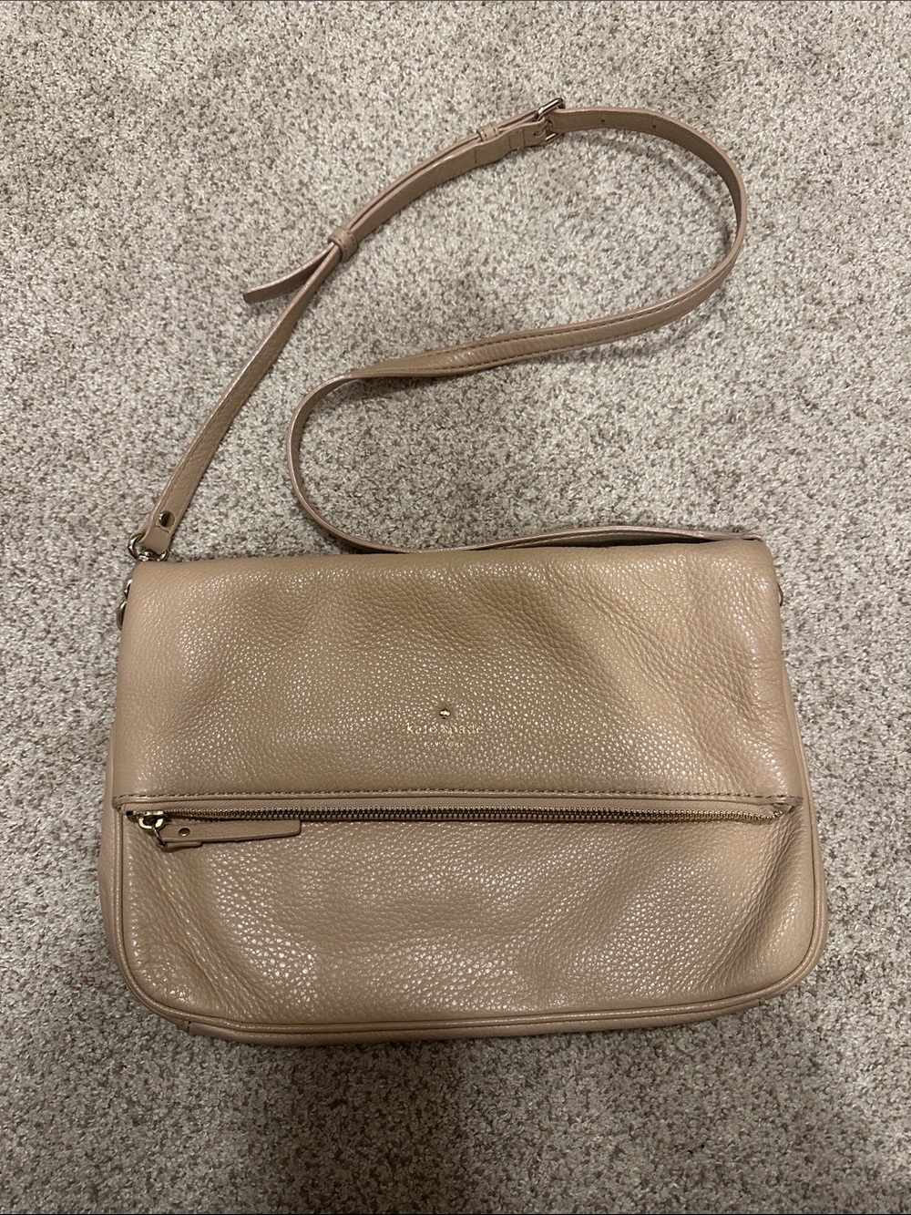 Kate Spade Women's Leather Crossbody Bag in Taupe